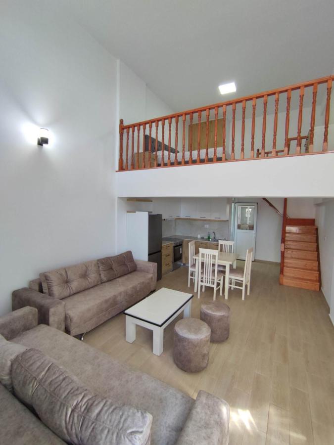 Rose Apartment Sarande Bagian luar foto